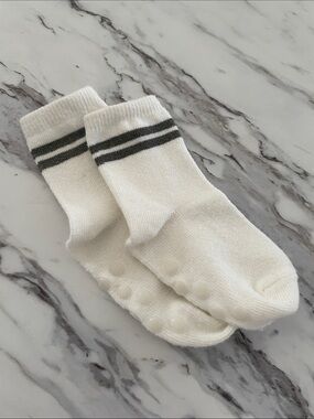 Carter’s Gripping Socks - white with green stripes